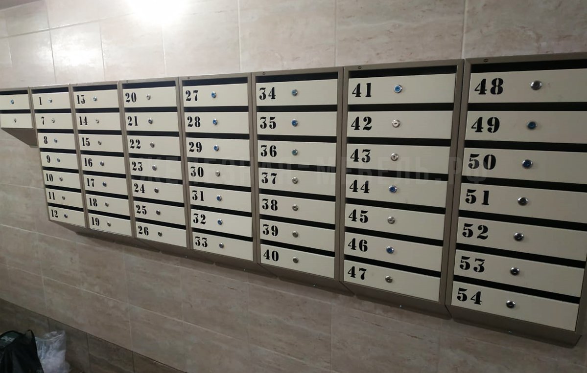 Почтовые ящики в подъездах многоэтажного дома г. Красноярск